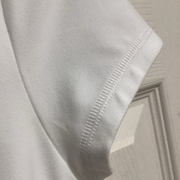 Aritzia White Scooped-neck Fitted T-Shirt, Size Small - Picture 5 of 16